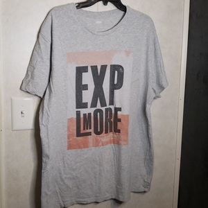 Old Navy t shirt